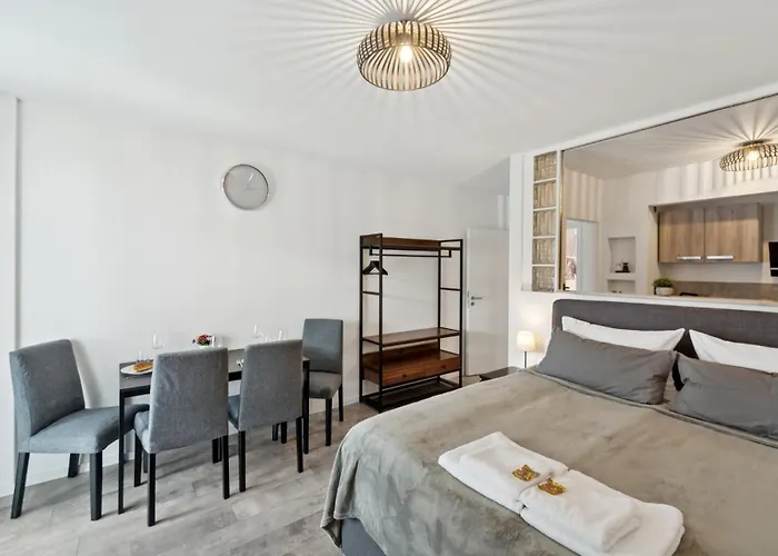 Schoenes * Βούρπεταλ